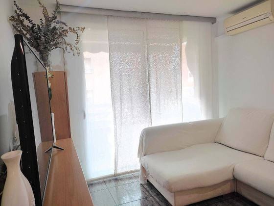 Foto 2 de Venta de piso en calle De Santiago Rusiñol de 4 habitaciones con jardín y aire acondicionado