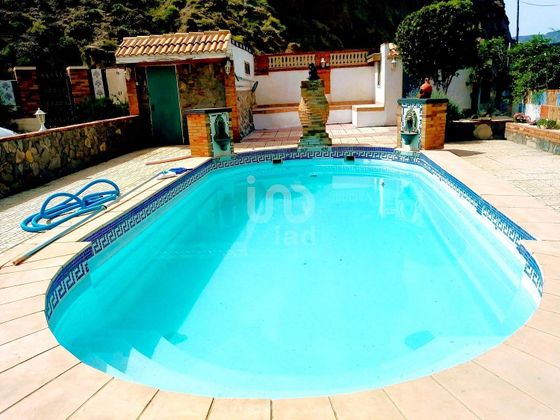 Foto 2 de Casa en venda a Rioja de 4 habitacions amb terrassa i piscina