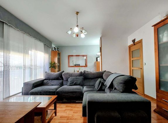 Foto 2 de Pis en venda a Sant Adrià de Besos de 4 habitacions amb terrassa i aire acondicionat