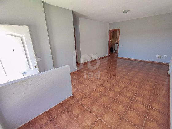 Foto 2 de Casa en venta en Arico de 3 habitaciones y 109 m²