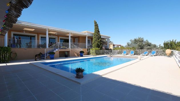 Foto 2 de Venta de casa en San Jorge de 5 habitaciones con terraza y piscina