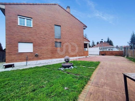Foto 1 de Casa en venda a Onzonilla de 3 habitacions amb terrassa i jardí