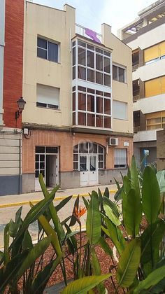 Foto 2 de Pis en venda a plaza Trinidad de 4 habitacions amb terrassa i garatge