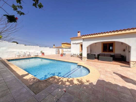 Foto 1 de Casa en venta en Oliva pueblo de 6 habitaciones con terraza y piscina