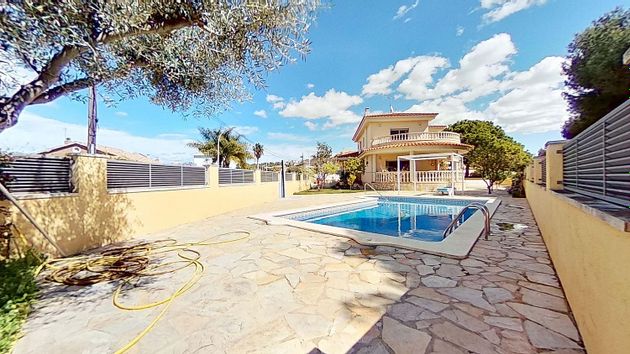 Foto 1 de Casa en venda a Coma-Ruga de 4 habitacions amb terrassa i piscina