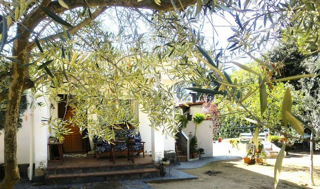 Foto 2 de Casa en venta en calle Pedraforca de 2 habitaciones con terraza y jardín