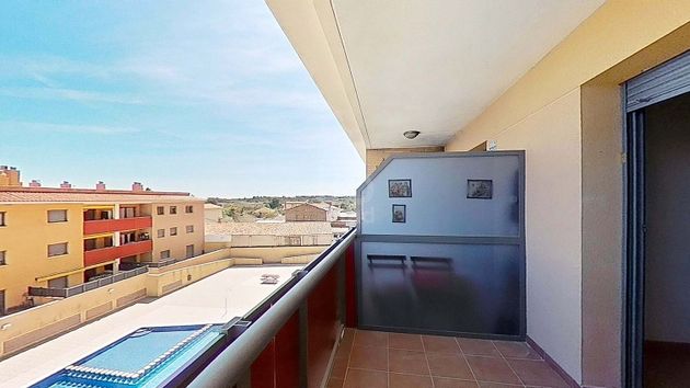 Foto 2 de Piso en venta en calle De Cristòfor Colom de 2 habitaciones con terraza y piscina