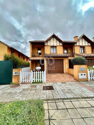 Foto 2 de Casa en venta en Valverde de la Virgen de 3 habitaciones con jardín