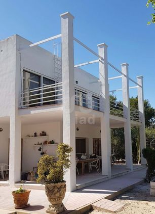 Foto 1 de Casa en venda a calle Irlania de 3 habitacions amb terrassa i piscina