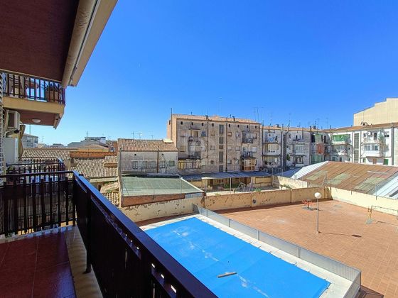 Foto 2 de Venta de piso en calle De la Noguera Pallaresa de 3 habitaciones con terraza y piscina