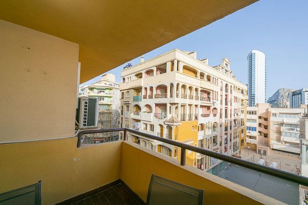 Foto 2 de Alquiler de piso en Zona Pueblo de 2 habitaciones con muebles y balcón