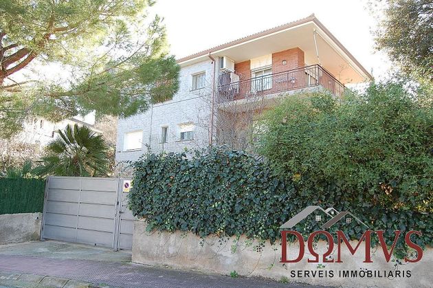 Foto 1 de Casa en venda a Corbera de Llobregat de 5 habitacions amb piscina i jardí
