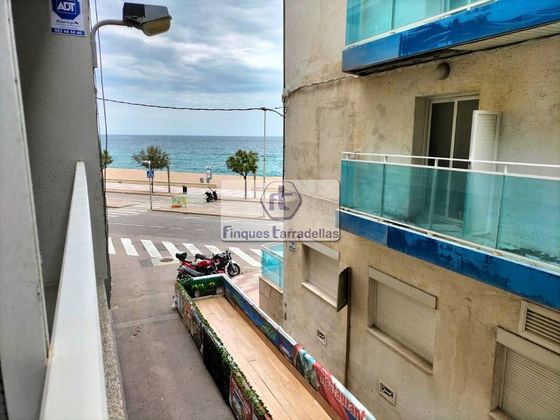 Foto 2 de Pis en venda a Els Pins de 2 habitacions amb balcó i ascensor
