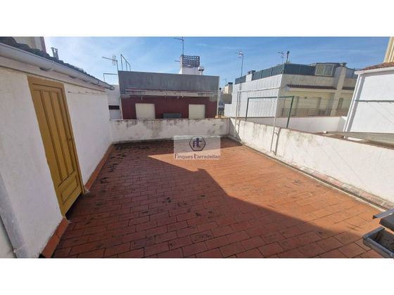 Foto 2 de Casa en venda a Semicentre de 4 habitacions amb terrassa i garatge