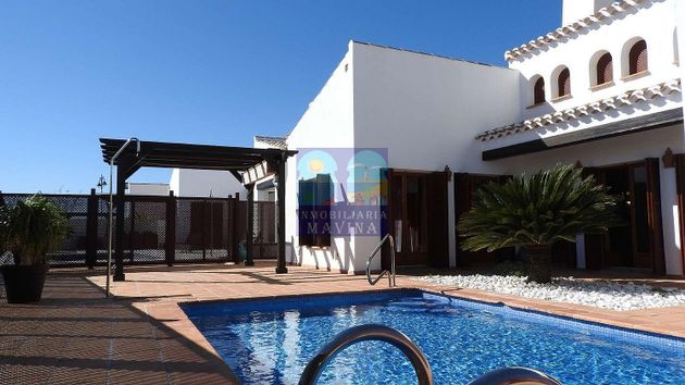 Foto 1 de Casa en venda a calle Turquesa de 3 habitacions amb terrassa i piscina