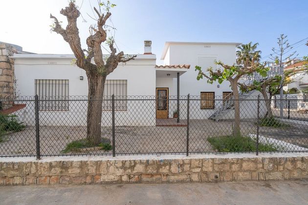 Foto 2 de Casa adossada en venda a calle De la Riva de 3 habitacions amb terrassa i garatge