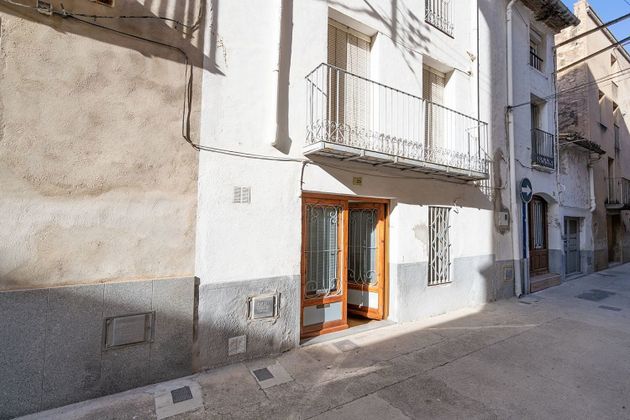 Foto 2 de Casa adossada en venda a calle De la Misericòrdia de 4 habitacions amb terrassa i balcó