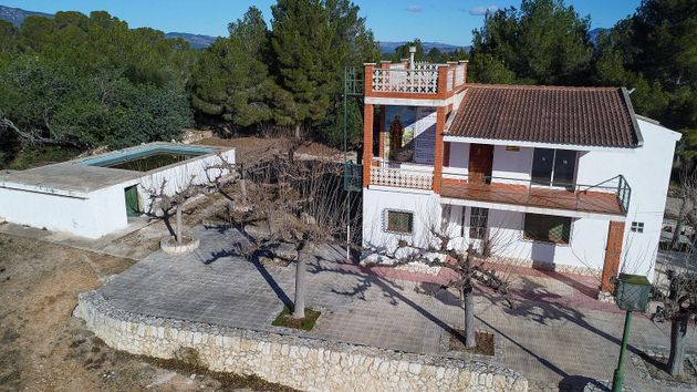 Foto 2 de Chalet en venta en calle De la Casella de 4 habitaciones con terraza y piscina