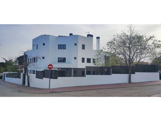 Foto 1 de Casa en venda a avenida De la Osa Mayor de 16 habitacions amb terrassa i piscina