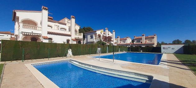 Foto 1 de Casa adossada en venda a Casalot de 3 habitacions amb terrassa i piscina