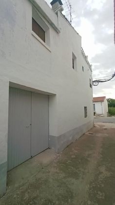 Foto 1 de Chalet en venta en Paracuellos de Jiloca de 3 habitaciones con terraza y garaje