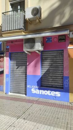 Foto 2 de Local en venta en avenida Quinto Centenario con aire acondicionado