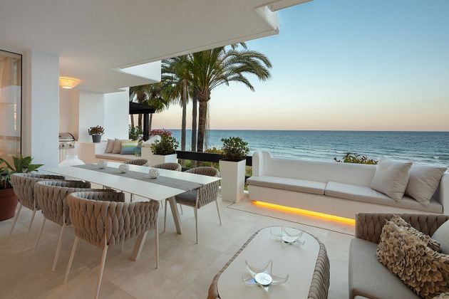 Foto 1 de Pis en venda a Lomas de Marbella Club - Puente Romano de 6 habitacions amb terrassa i piscina