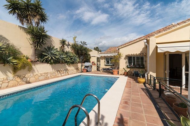 Foto 2 de Xalet en venda a El Faro de Calaburra - Chaparral de 4 habitacions amb terrassa i piscina
