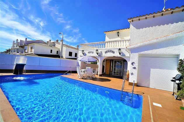 Foto 2 de Venta de casa adosada en Costa Daurada - Sant Gaietà de 4 habitaciones con terraza y piscina
