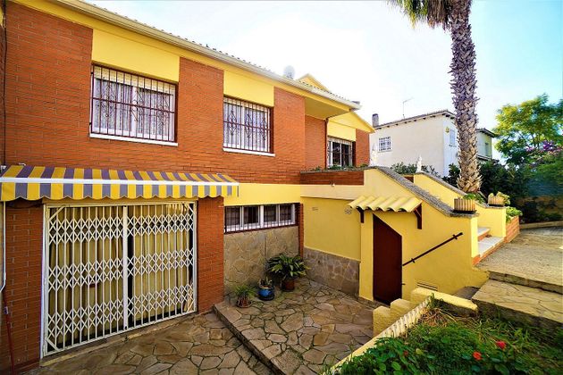 Foto 1 de Venta de casa en calle De L'estiu de 7 habitaciones con terraza y piscina