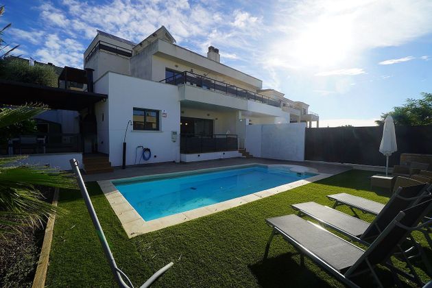 Foto 1 de Casa en venda a calle Eliseu Meifrèn i Roig de 4 habitacions amb terrassa i piscina