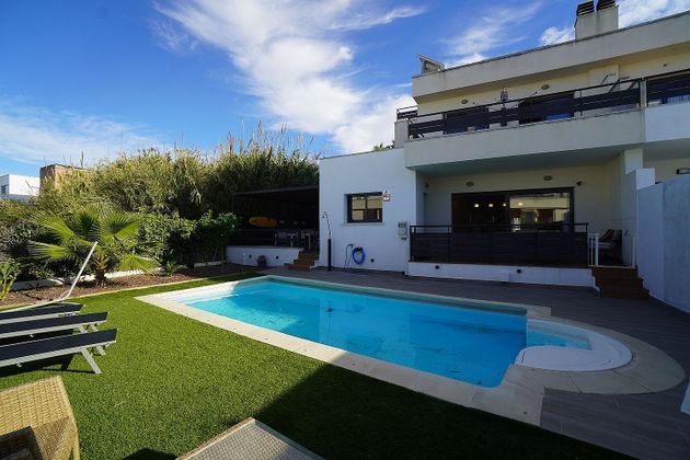 Foto 2 de Casa en venda a calle Eliseu Meifrèn i Roig de 4 habitacions amb terrassa i piscina