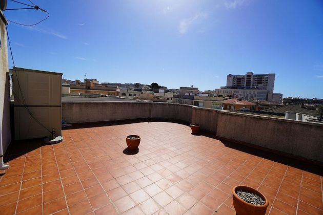 Foto 2 de Ático en venta en calle Dels Arcs de 2 habitaciones con terraza y piscina