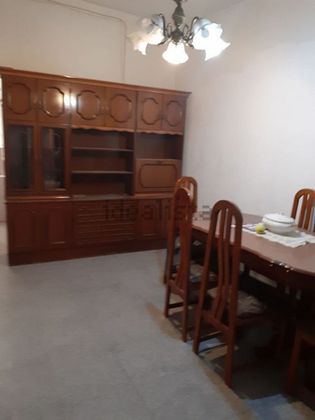 Foto 1 de Casa adossada en venda a calle Blas Dos de 3 habitacions amb mobles i aire acondicionat