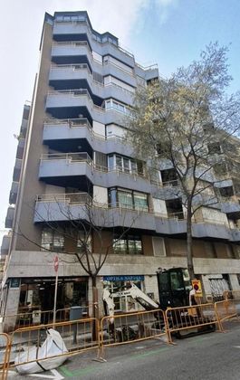 Foto 1 de Pis en venda a calle De Nàpols de 4 habitacions amb calefacció i ascensor