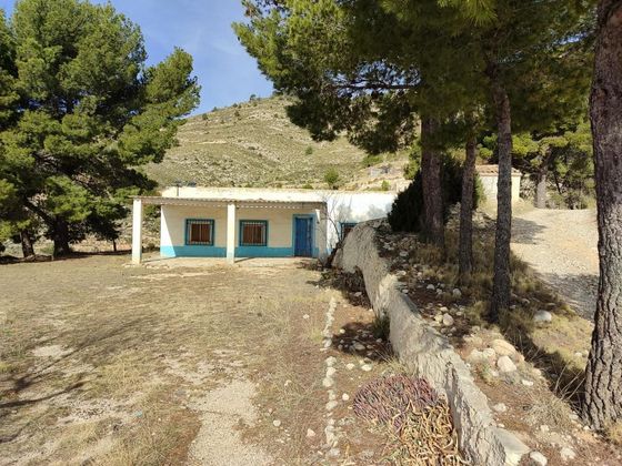 Foto 1 de Casa en venda a Onil de 3 habitacions amb piscina i garatge