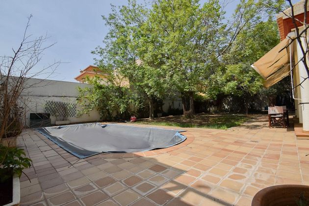 Foto 1 de Chalet en venta en Santa Fe de 6 habitaciones con terraza y piscina