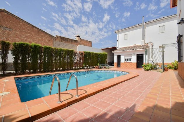 Foto 2 de Chalet en venta en Santa Fe de 6 habitaciones con terraza y piscina