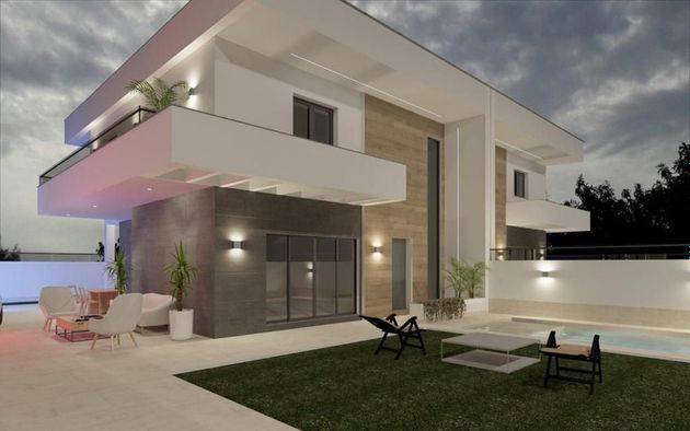 Foto 1 de Casa en venda a calle Elorrieta de 3 habitacions amb terrassa i piscina