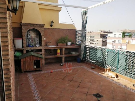Foto 1 de Àtic en venda a Camino de Ronda - Rosaleda de 4 habitacions amb terrassa i aire acondicionat