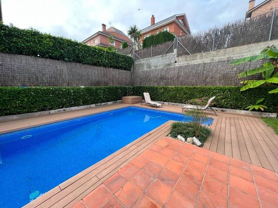 Foto 2 de Casa en venta en Palau-solità i Plegamans de 5 habitaciones con terraza y piscina