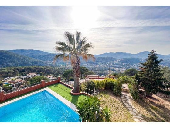 Foto 1 de Xalet en venda a calle Dels Pirineus de 5 habitacions amb terrassa i piscina