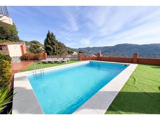 Foto 2 de Chalet en venta en calle Dels Pirineus de 5 habitaciones con terraza y piscina