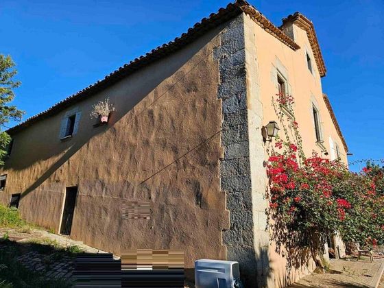 Foto 2 de Casa rural en venda a calle De Mataró de 8 habitacions amb jardí