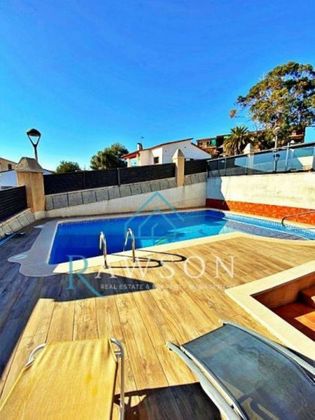 Foto 1 de Xalet en venda a Residencial de 4 habitacions amb terrassa i piscina