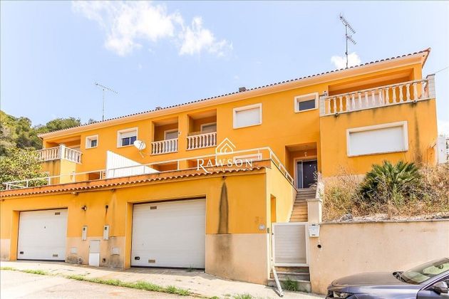 Foto 1 de Casa en venta en Costa Cunit - Els Jardins - Els  Rosers de 5 habitaciones con terraza y piscina