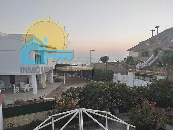 Foto 1 de Casa en venda a Punta Umbría de 3 habitacions amb terrassa i jardí