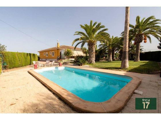 Foto 1 de Casa en venda a Novelda de 4 habitacions amb terrassa i piscina