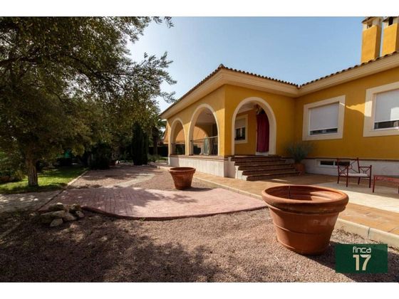 Foto 2 de Casa en venda a Novelda de 4 habitacions amb terrassa i piscina
