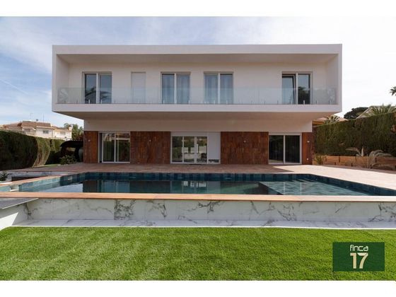 Foto 1 de Casa en venta en Petrer de 5 habitaciones con terraza y piscina